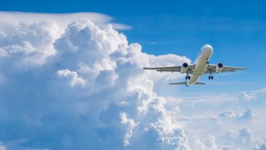 飛行機と天気には深い関係がある？
