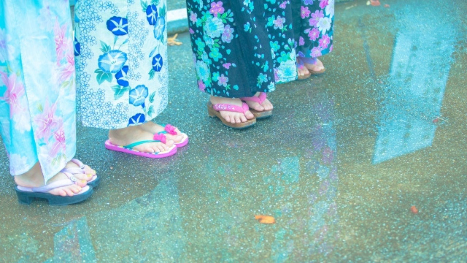 浴衣で雨